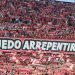 Aficionados del Sevilla despliegan un tifo en el Ramón Sánchez-Pizjuán. | Imagen: X.