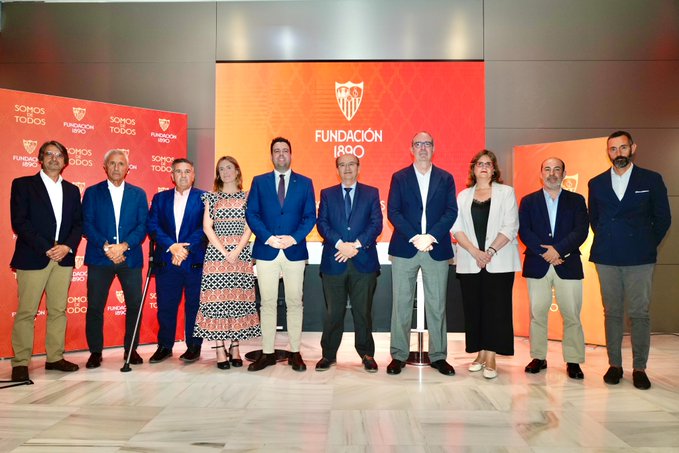 José Castro y José González Dans posan en la presentación de la Fundación 1890. | Imagen: Perfil X @Fundacion1890.