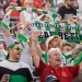 Aficionados del Real Betis animando a su equipo. | Página web Real Betis.
