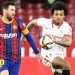 Jules Koundé disputando la pelota contra Leo Messi en un partido con el Sevilla FC. | Imagen: X.