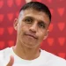 Alexis Sánchez posando para los medios oficiales del Sevilla. | Imagen: página web Sevilla FC.
