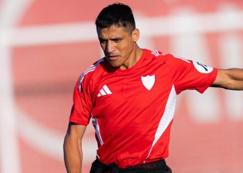 Alexis Sánchez realizando una sesión de entrenamiento con el Sevilla FC. | Imagen: perfil de X @SevillaFC.