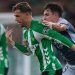 Lo Celso en una jugada durante el Real Betis - Real Sociedad. | Imagen: perfil de X @RealBetis.