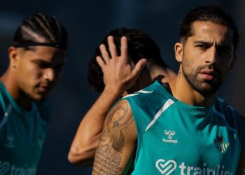 Jugadores del Real Betis durante una sesión de entrenamiento. | Imagen: perfil de X @RealBetis.