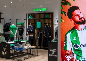 Tienda del Real Betis ubicada en el Centro Comercial Lagoh de Sevilla. | Imagen: página web del Real Betis.