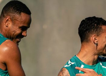 Antony y Natan durante una sesión de entrenamiento con el Real Betis. | Imagen: perfil de X @RealBetis.