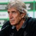 Manuel Pellegrini, entrenador del Real Betis, durante una rueda de prensa. | Imagen: perfil de X @ZonaMixta__.
