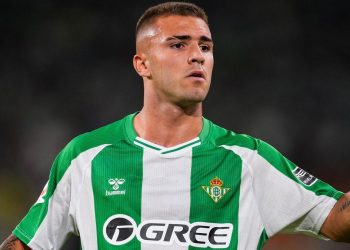 Pablo García disputando un partido con el Real Betis. | Imagen: X.