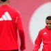 Alexis realizando un ejercicio durante un entrenamiento del Sevilla. | Imagen: perfil de X @SevillaFC.