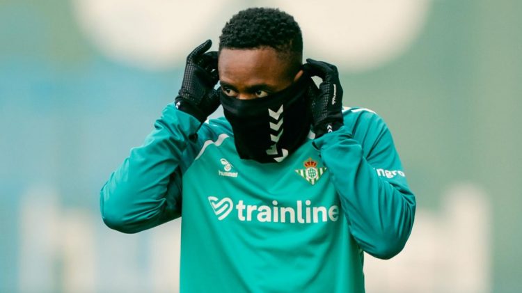 Bakambu presente en la Ciudad Deportiva Luis del Sol. | Imagen: perfil de X @RealBetis.