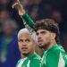Ez Abde y Cucho Hernández celebrando un gol en el Betis - Utrecht. | Imagen: perfil de X @RealBetis.