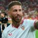 Sergio Ramos posando con la camiseta del Sevilla. | Imagen: perfil de X @SevillaFC.