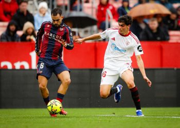 Debacle sevillista en el estreno del nuevo año en Nervión