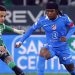 Betis - Atlético de Madrid: Antony defiende a Lookman en una jugada de la primera mitad | Imagen: ATM