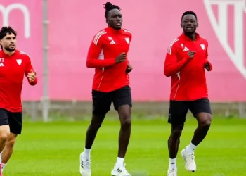 Jugadores del Sevilla corriendo durante un entrenamiento. | Imagen: página web Sevilla FC.
