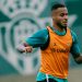 Natan realizando un ejercicio durante un entrenamiento del Betis. | Imagen: perfil de X @RealBetis.