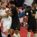 Rakitić separando a Vinicius en el Sevilla - Real Madrid. | Imagen: X.
