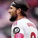 Gudelj disputando un partido con el Sevilla FC. | Imagen: perfil de X @ZonaMixta__.