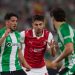 Fornals, del Betis, disputa un balón durante la vuelta de los cuartos de la Europa League ante el Braga | Foto: RBB