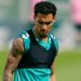 Antony realizando un ejercicio durante un entrenamiento del Betis. | Imagen: perfil de X @RealBetis.