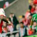 Cucho Hernández conduciendo el balón en el Sporting de Braga-Betis. | Imagen: perfil de X @RealBetis.
