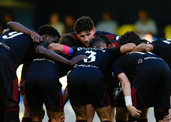 Jugadores del Sevilla haciendo piña ante el Villarreal. | Imagen: X.