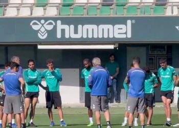 El Betis vuelve a los entrenamientos con la alegría por bandera