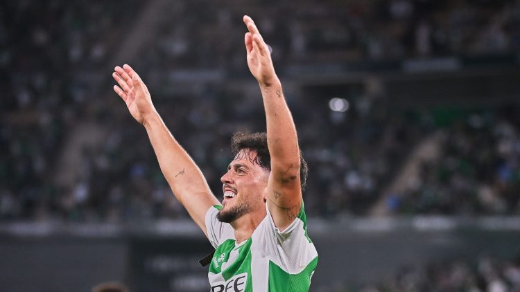 Pablo Fornals celebra su gol en el Real Betis - Elche CF
